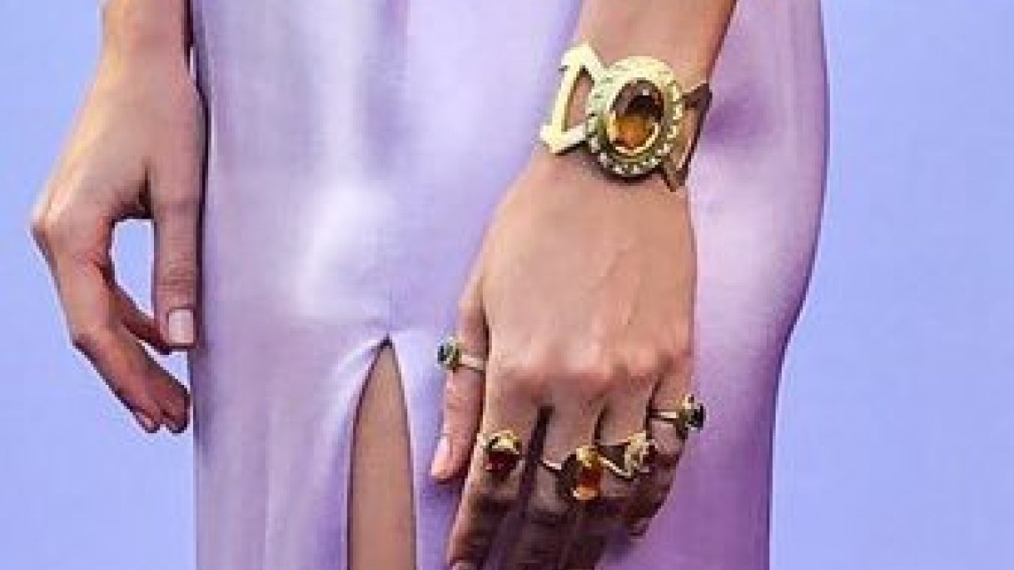 Scarlett Johansson sorprende con sus joyas