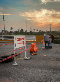 Coadyuva COMAPA en reparación de puente vehicular en Libramiento Oriente