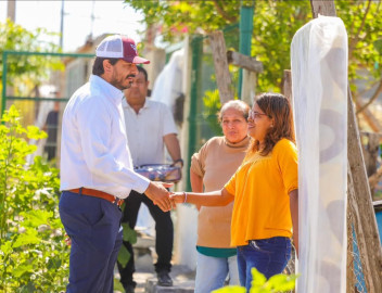 “No venía nadie hasta que llegó el Alcalde a entregar colchones”