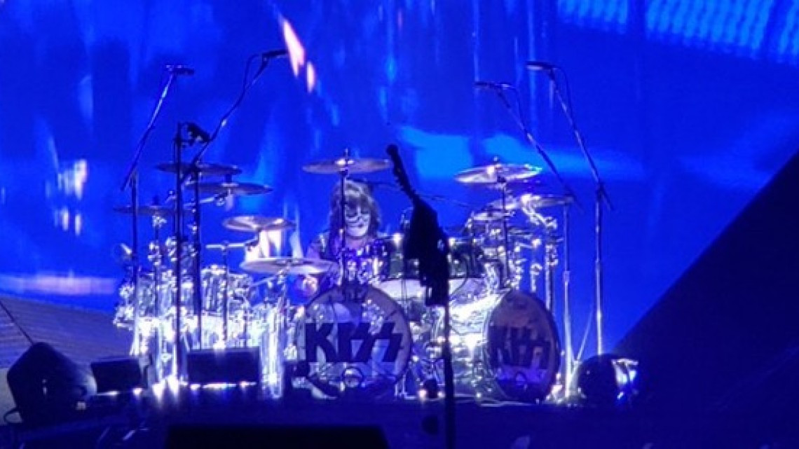 Kiss se despide de México ante 60 mil fans