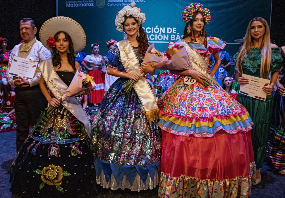 Impone Alcalde  de Matamoros Dr. Rubén Sauceda, banda distintiva Señorita Independencia 2024