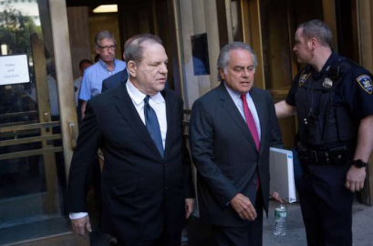 Pese a nuevos cargos, Harvey Weinstein logra libertad bajo fianza