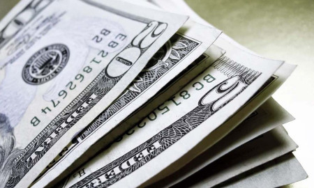 Dólar se vende en el AICM en 18.65 pesos