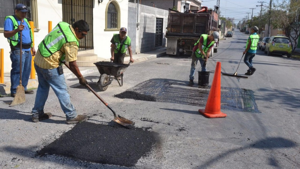 Recuperan vialidades con bacheo y rehabilitación de pavimentos