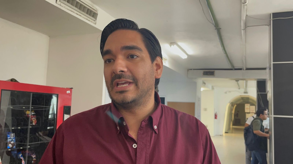 Entrega tarjetas de las becas “Contamos Contigo