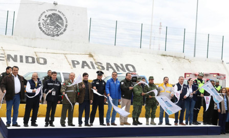 Cruza caravana de más de mil vehículo de paisanos por Nuevo Laredo