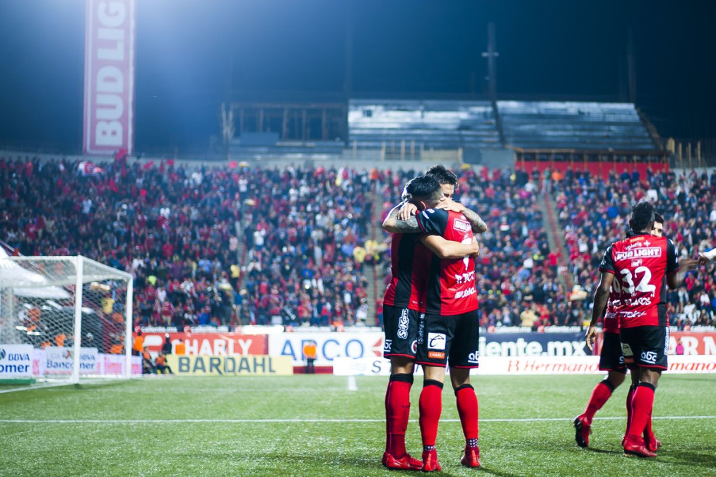 Xolos saca ventaja a Toluca en la ida