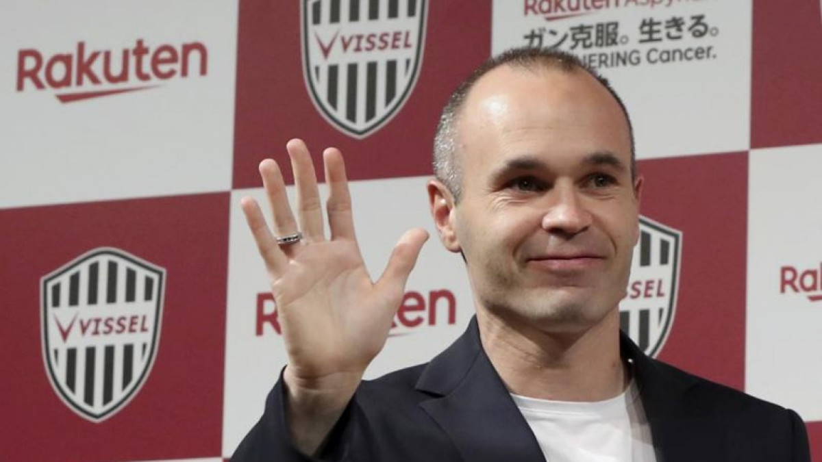 Así fue la presentación de Iniesta en Japón