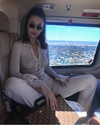 Bella Hadid en nueva sugerente foto de Instagram