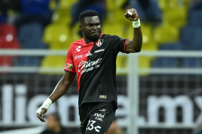 Jordy Caicedo, listo para reaparecer con los rojinegros del Atlas