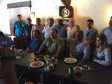 Transportistas detendrán su maquinaria en protesta por alza a combustibles