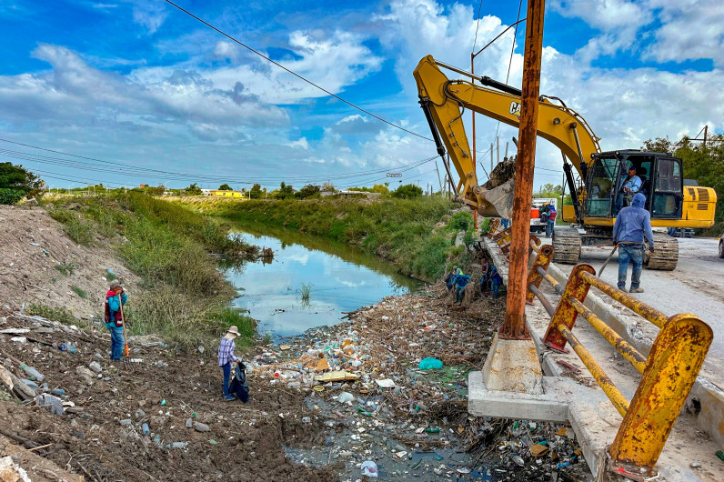 Desazolva Gobierno de Carlos Peña Ortiz el Dren Reynosa 
