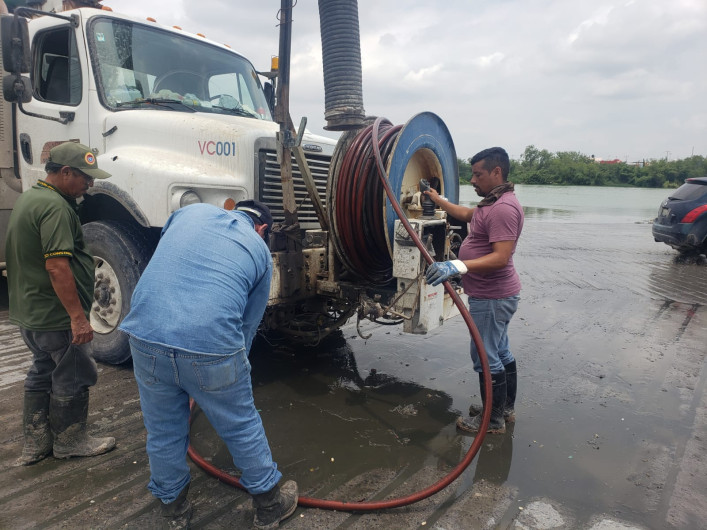 Llevó COMAPA trabajos de saneamiento de pozos e instalación de brocales en Balcones de Alcalá