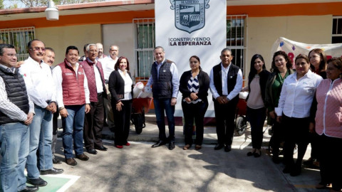 Cumple Oseguera con mejoramiento de instalaciones educativas