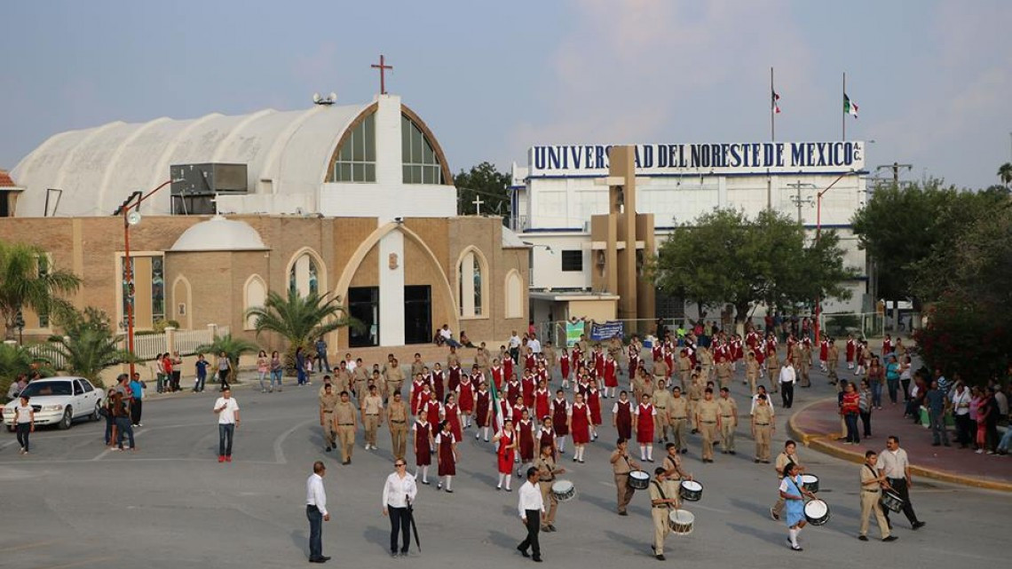 Ayuntamiento presente en desfile de independencia