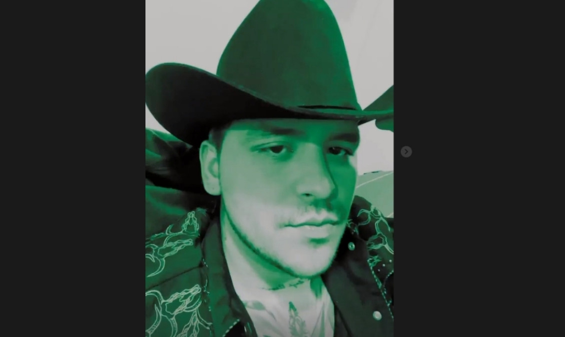 Christian Nodal aparece en redes, sin tatuajes 