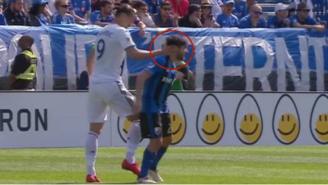 Zlatan Ibrahimovic es expulsado por dar “zape” a rival