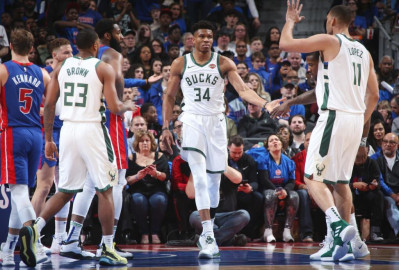  Milwaukee arrolla 4-0 a Detroit