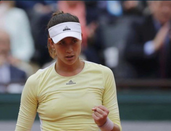 Vence Muguruza a Stosur en 1ra ronda en Brisbane