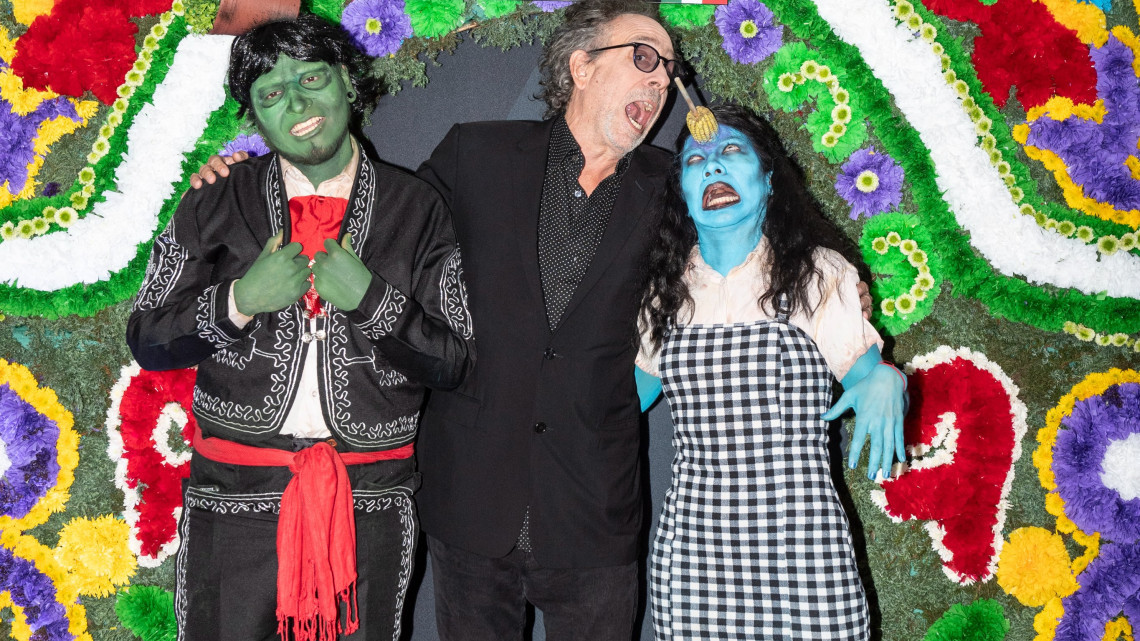 ¡Elenco de Beetleljuice 2 sorprende en México!