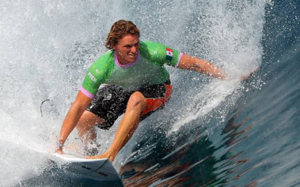 Paris 2024: Alan Cleland, surfista mexicano, sin avanzar a cuartos de final