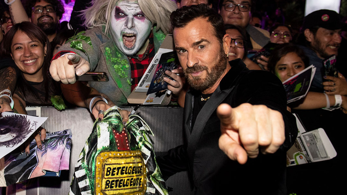 ¡Elenco de Beetleljuice 2 sorprende en México!