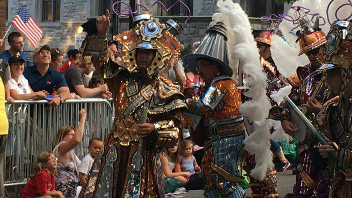 Equipos desfilan previo al arranque de la Serie Mundial LL