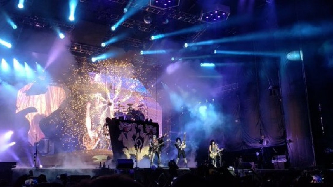 Kiss se despide de México ante 60 mil fans