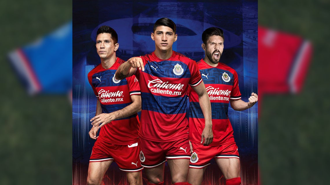 Chivas presenta sus nuevos uniformes 