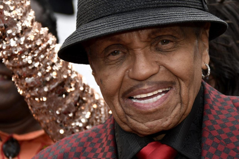 Padre de Michael Jackson es hospitalizado 