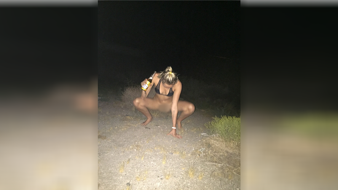 Publican fotos intimas de Cyrus, Stewart y Maxwell