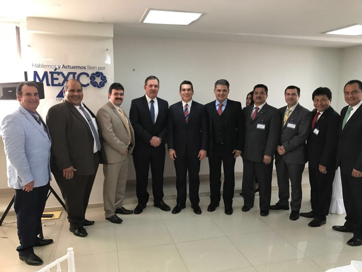 Canaco crea frente contra Donald Trump 