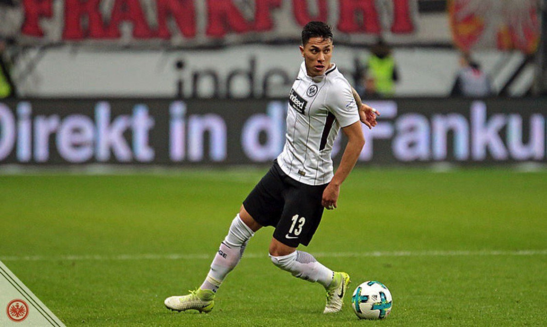 Renueva Carlos Salcedo con Frankfurt hasta 2022