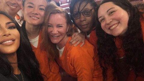 Kim Kardashian graba un documental en una prisión