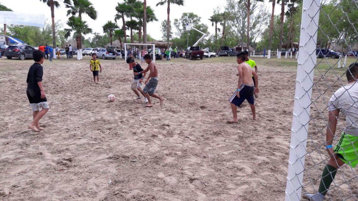 Moderada afluencia en la playita