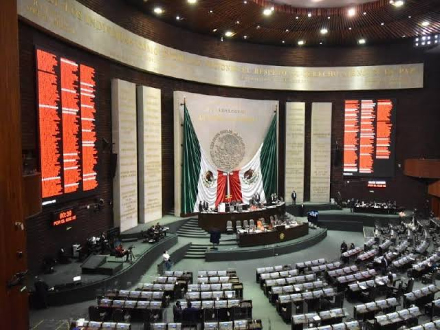 Declaran constitucional la extinción de órganos autónomos en México