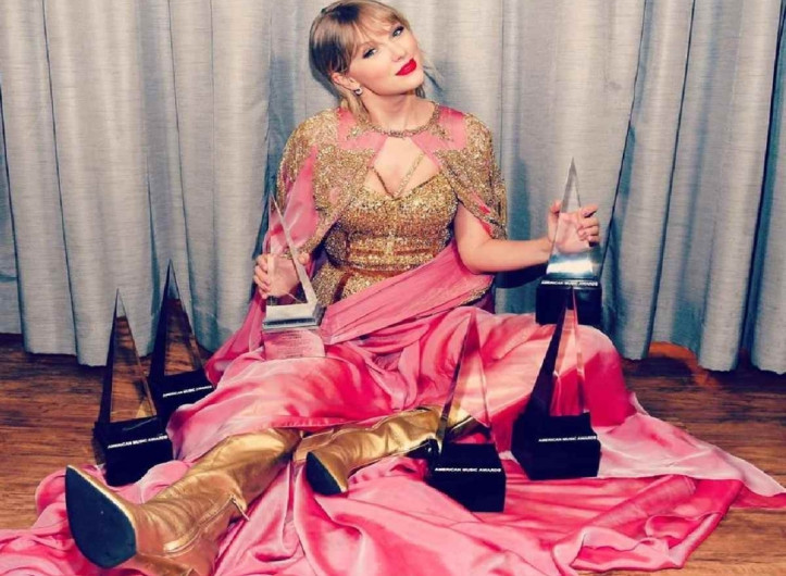 Taylor Swift hace historia ocupando los primeros lugares de Billboard 