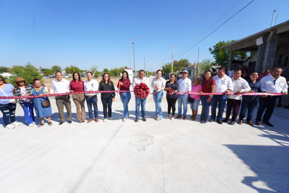 Alcaldesa CarmenLilia Canturosas entrega obras de pavimentación en la colonia 150 aniversario