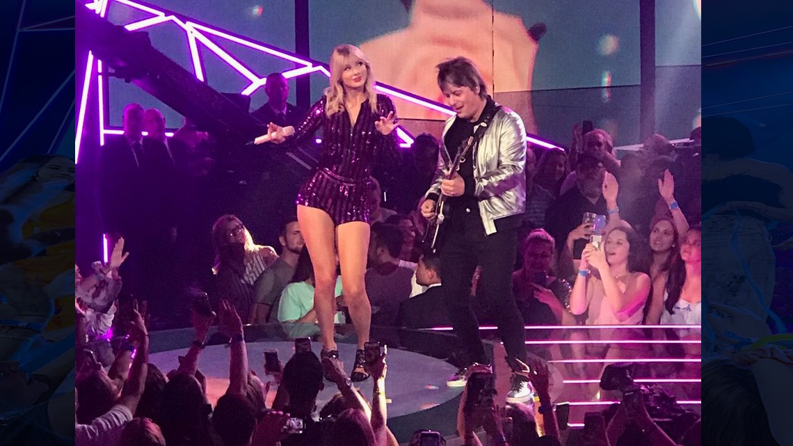 Taylor, Dua Lipa y Becky G incendian el Prime Day Concert