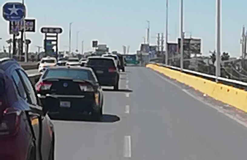 Pinta Ayuntamiento de Reynosa delimitación de carriles en Puente Broncos 