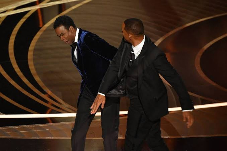 Will Smith se disculpa por cachetada a Chris Rock durante Los Oscar