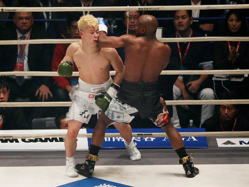 Floyd Mayweather acaba con japonés en último espectáculo del año