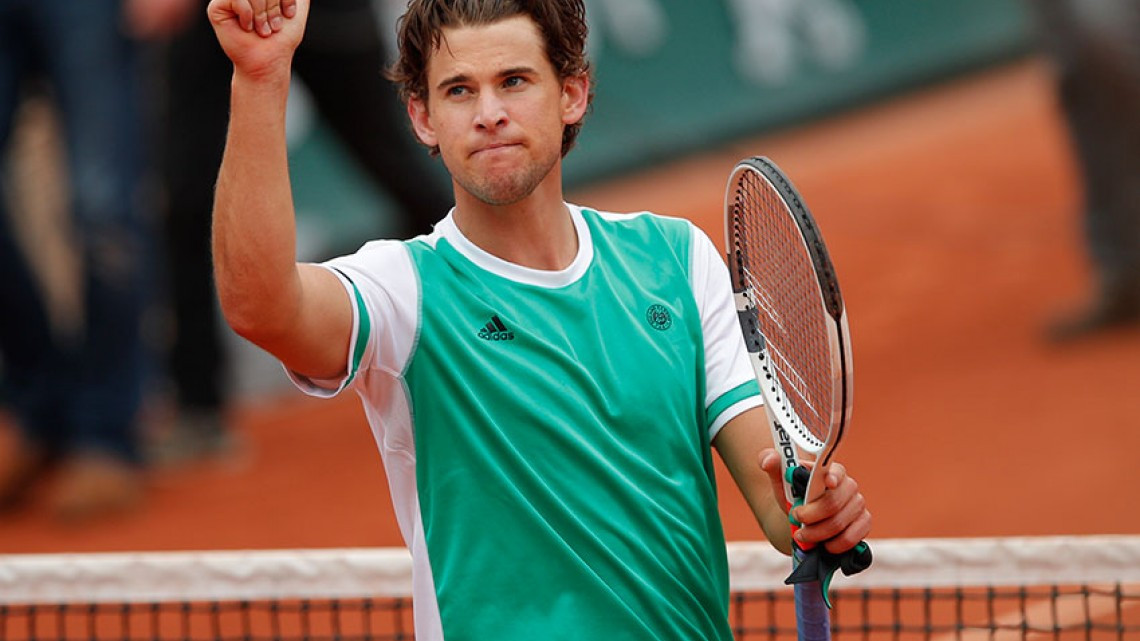  Dominic Thiem arrasa a Novak Djokovic