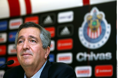 Asegura dueño de Chivas que en año y medio le dirá adiós a Televisa 