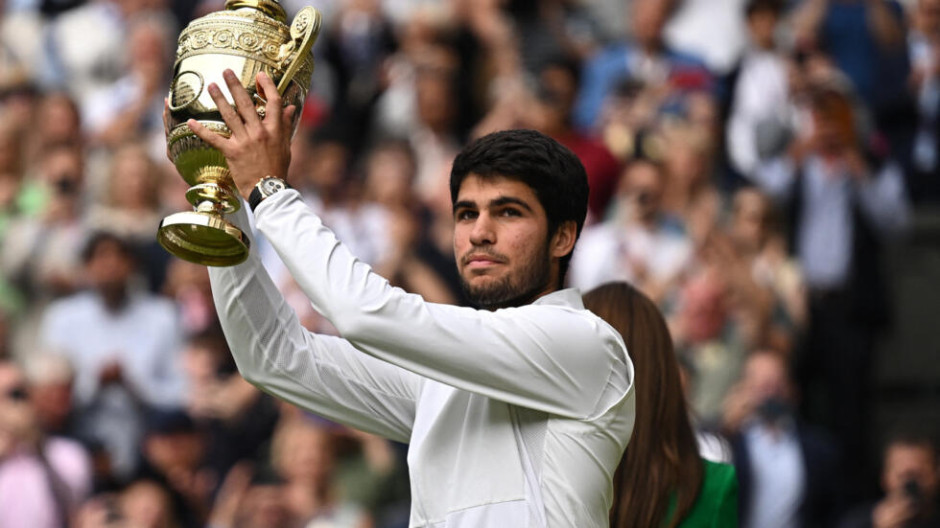 Carlos Alcaraz gana su primer Wimbledon al derrotar a Novak Djokovic