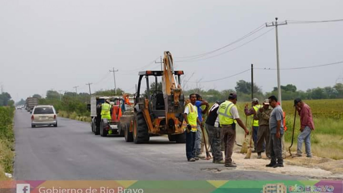 Realizan trabajos de bacheo en Río Bravo