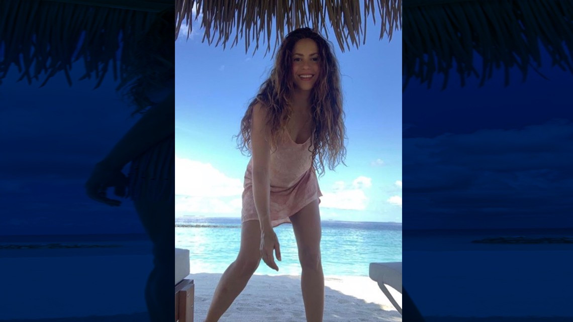 Shakira enloquece a fans con fotos en bikini 