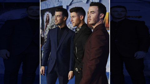 Los Jonas Brothers en la premiere de 'Jumanji' para apoyar a Nick