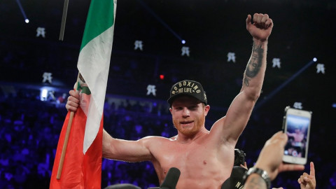 Cenelo es nuevo campeón peso medio tras derrotar a GGG