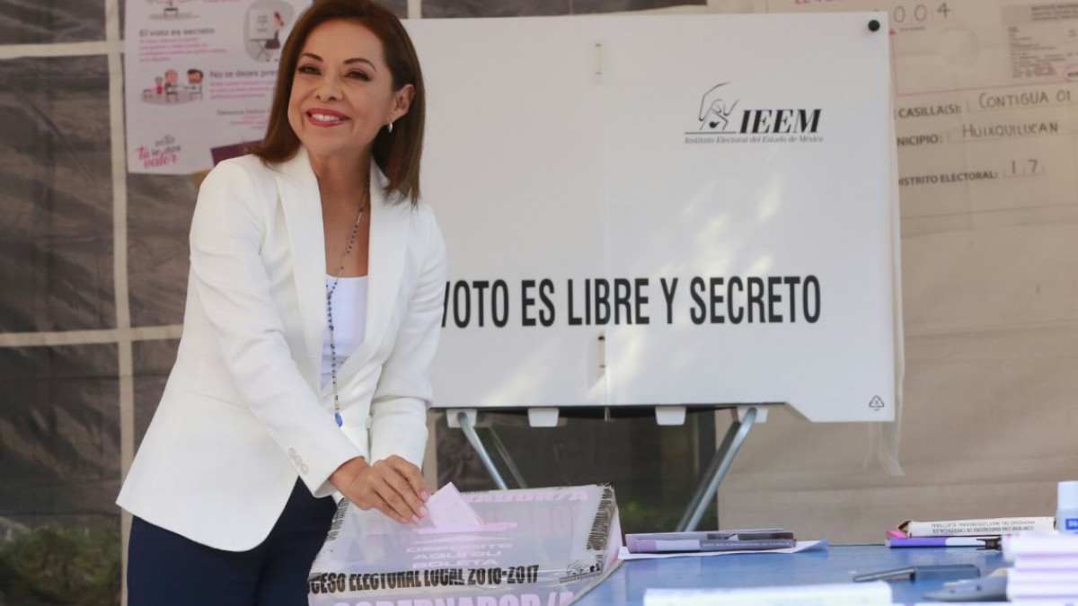 Josefina Vázquez Mota acude a votar